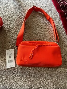 Beis Flame travel crossbody